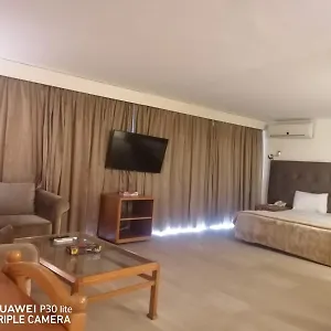 Hotel Charles, Beirut